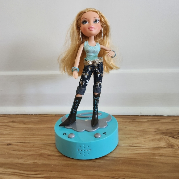 Bratz Talking Cloe - Picture 1 of 8
